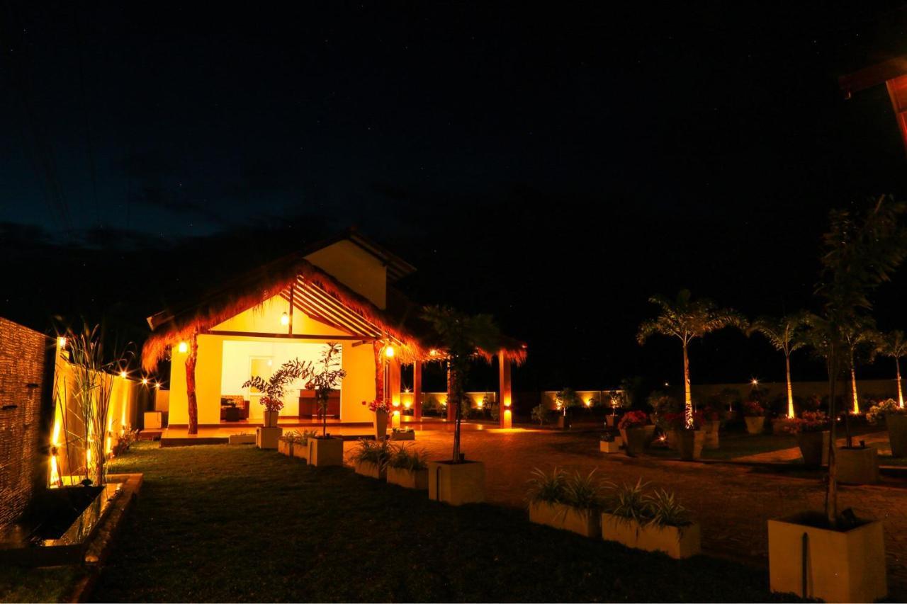 Avonil Resort Yala Тисамахарама Екстериор снимка